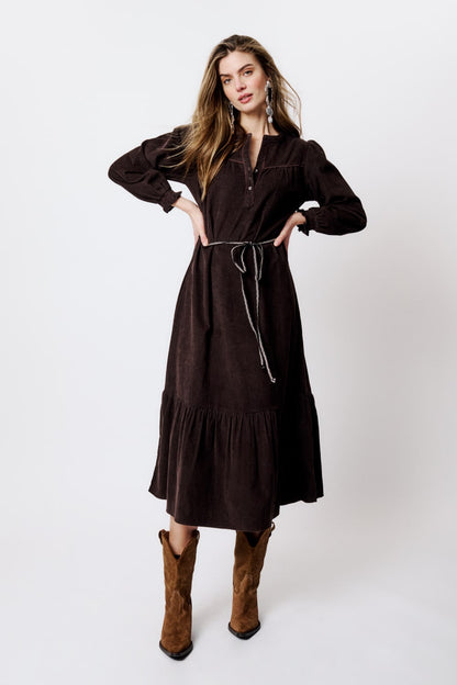 Tess - 1111 Black coffee